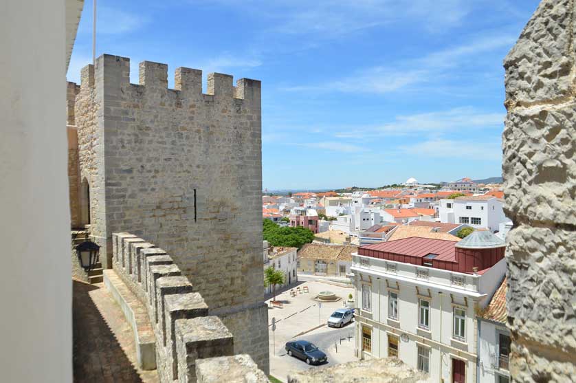 Vista desde el castillo de Loulé, Loulé, Algarve, Portugal.