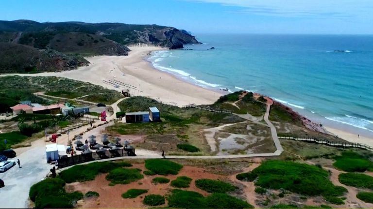 El gobierno portugués ha condenado la decisión del Reino Unido de excluir al país de su lista de cuarentena.  Vista aérea de Portugal.